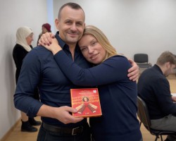 Ar Gloriju pret krematoriju