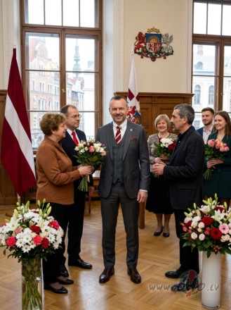 Laul�bas procesija 2