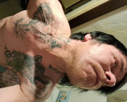 Tattoo uz kakla